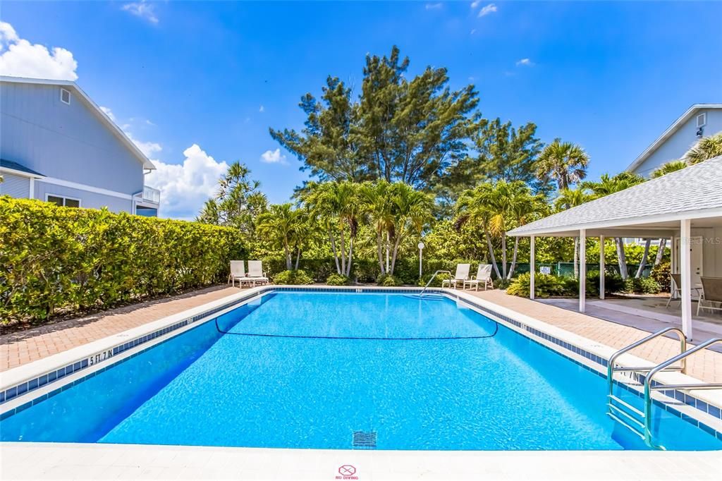 For Sale: $2,100,000 (2 beds, 2 baths, 1276 Square Feet)