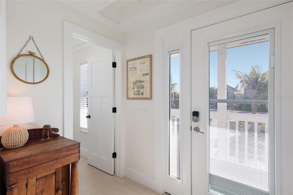 For Sale: $2,100,000 (2 beds, 2 baths, 1276 Square Feet)