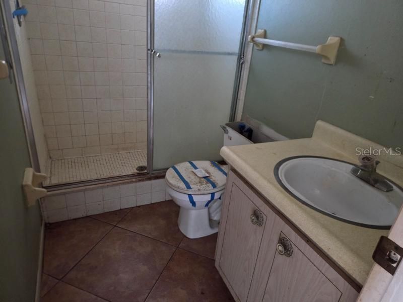 Active With Contract: $161,000 (3 beds, 2 baths, 1368 Square Feet)