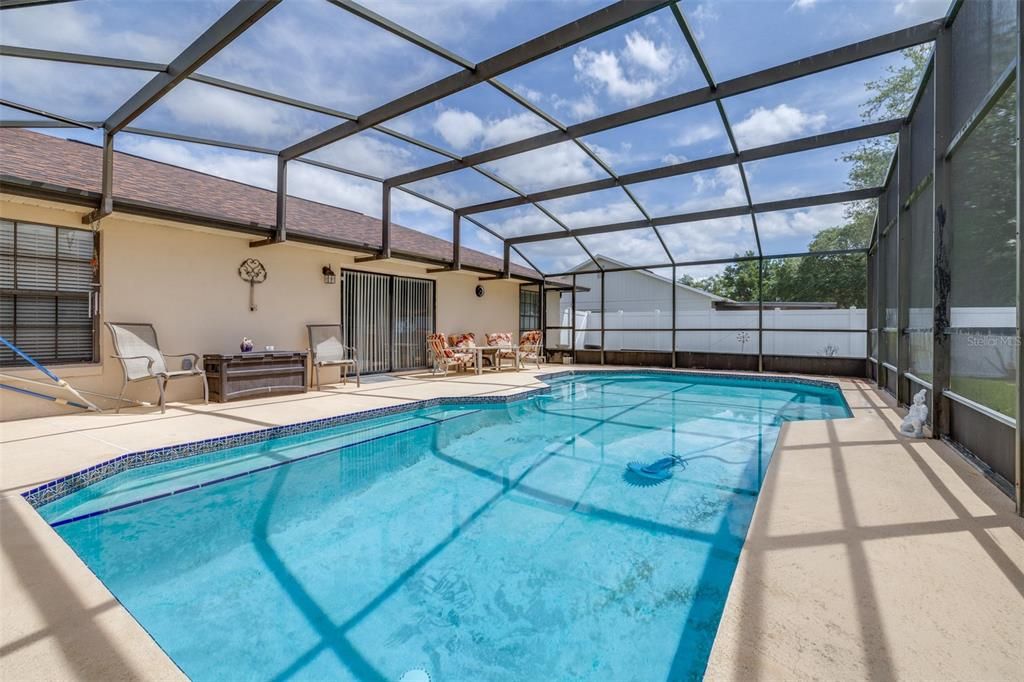 Под контрактом: $269,999 (3 спален, 2 ванн, 1186 Квадратных фут)