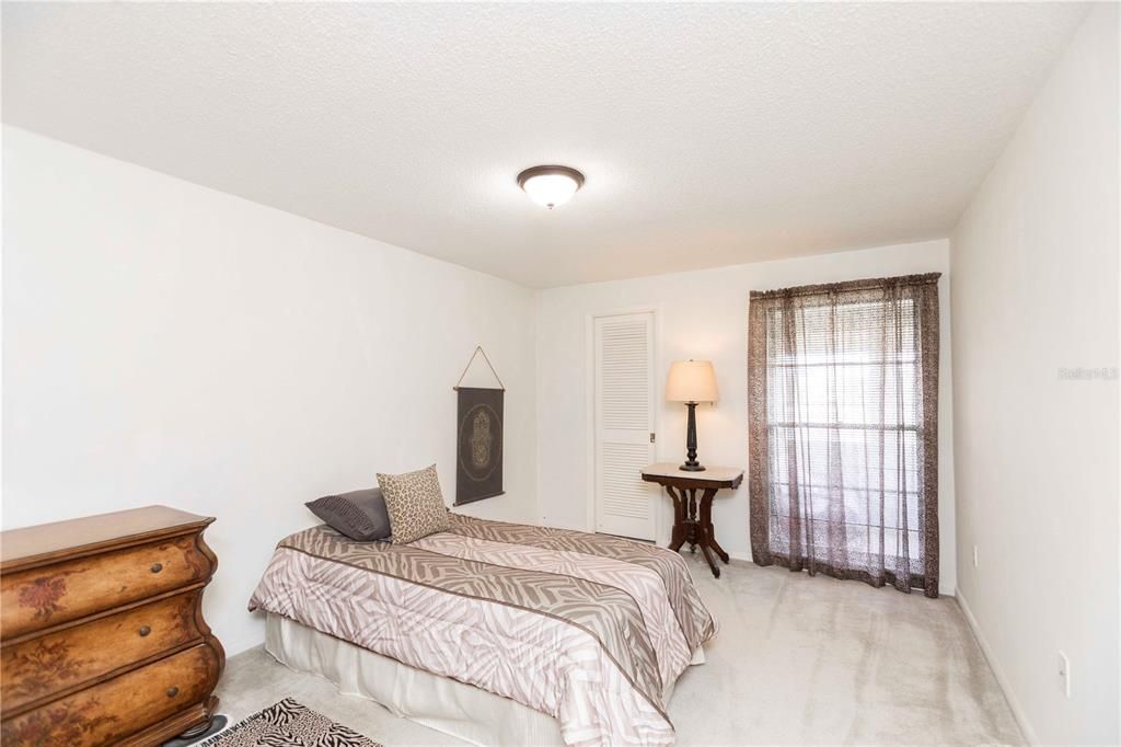 For Sale: $65,000 (1 beds, 1 baths, 732 Square Feet)