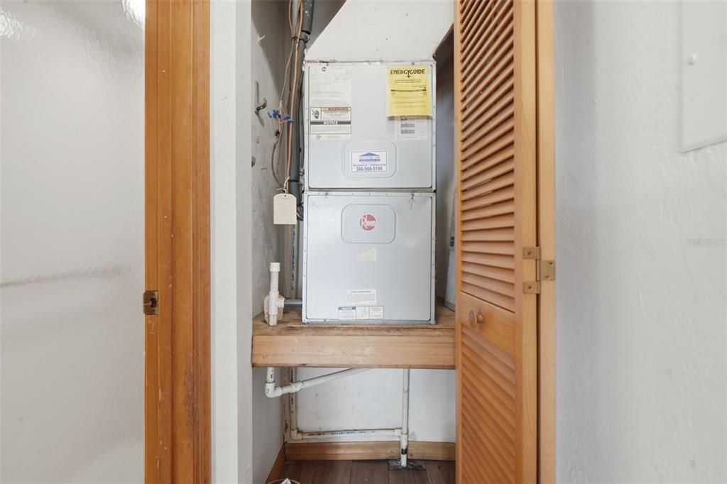 На продажу: $149,900 (2 спален, 2 ванн, 1270 Квадратных фут)