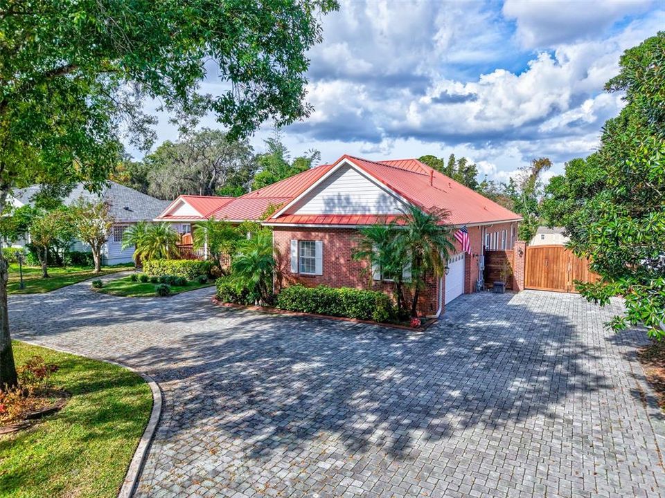 For Sale: $1,299,900 (5 beds, 3 baths, 3731 Square Feet)