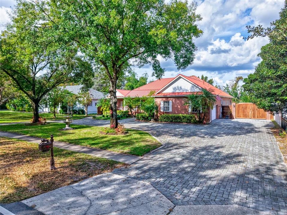 For Sale: $1,299,900 (5 beds, 3 baths, 3731 Square Feet)