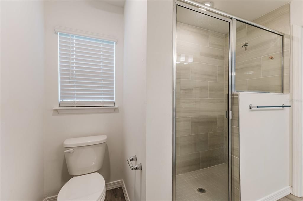 Под контрактом: $289,999 (3 спален, 2 ванн, 1504 Квадратных фут)