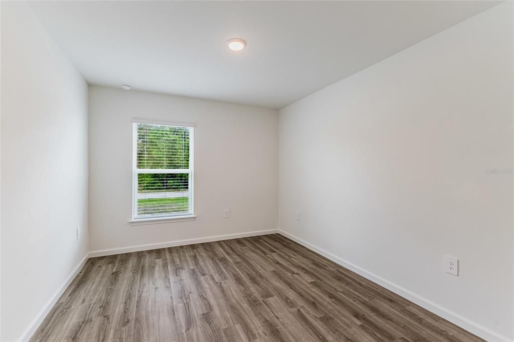 Под контрактом: $289,999 (3 спален, 2 ванн, 1504 Квадратных фут)