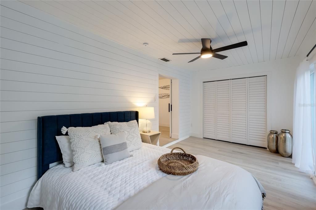 Active With Contract: $537,400 (4 beds, 2 baths, 1870 Square Feet)