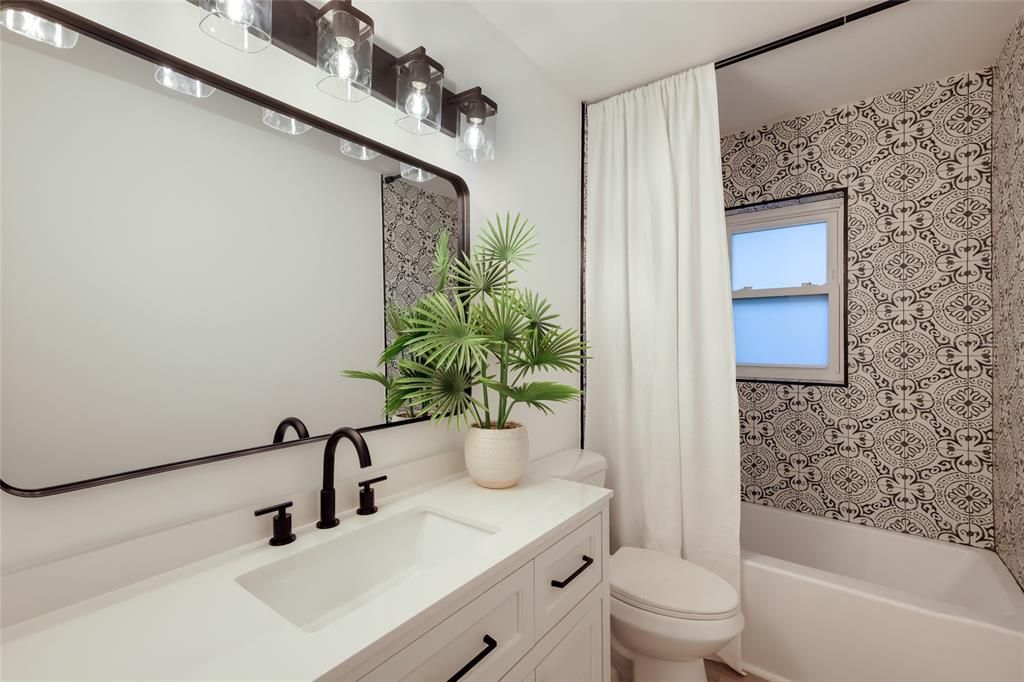 Active With Contract: $537,400 (4 beds, 2 baths, 1870 Square Feet)