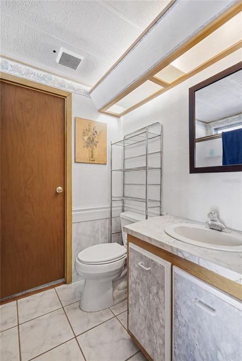 На продажу: $144,900 (3 спален, 2 ванн, 1455 Квадратных фут)