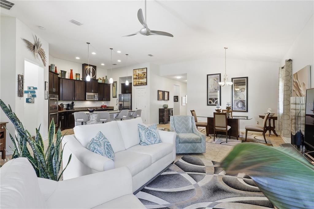 Active With Contract: $445,000 (4 beds, 2 baths, 1988 Square Feet)