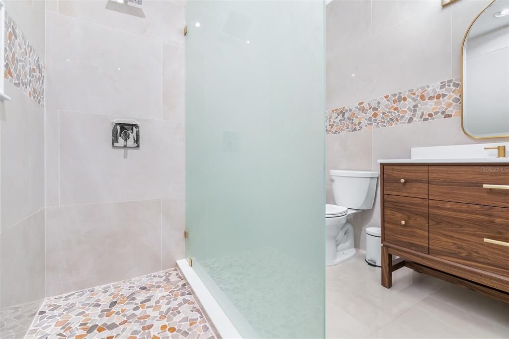 En Venta: $998,500 (5 camas, 4 baños, 3997 Pies cuadrados)