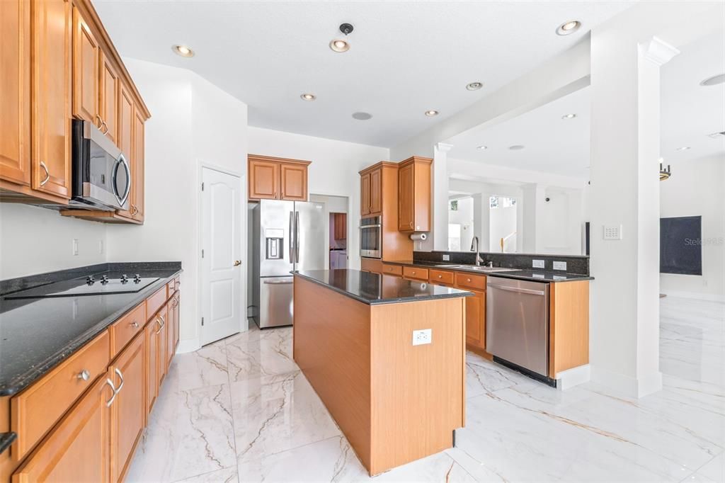 En Venta: $998,500 (5 camas, 4 baños, 3997 Pies cuadrados)