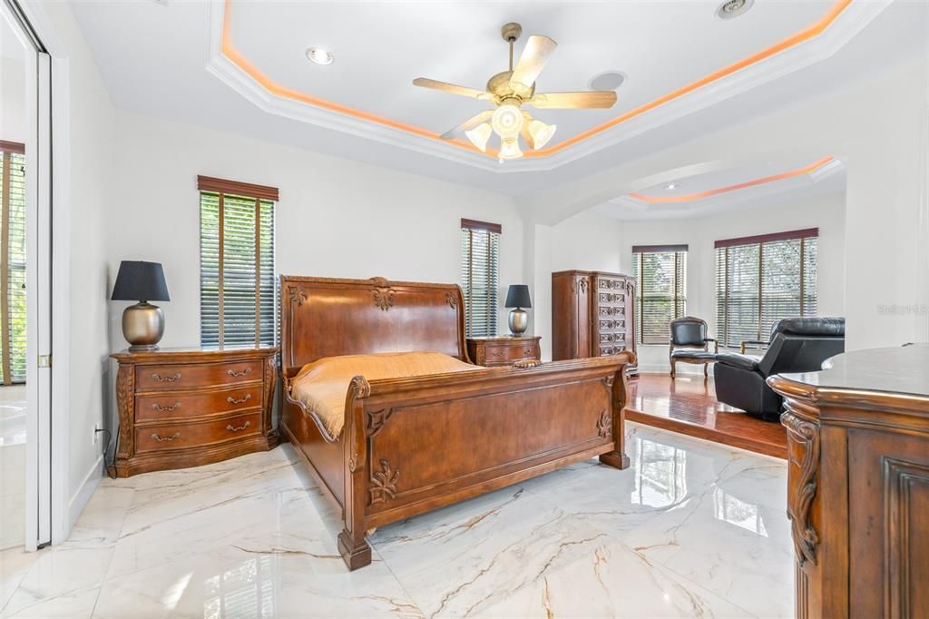 En Venta: $998,500 (5 camas, 4 baños, 3997 Pies cuadrados)