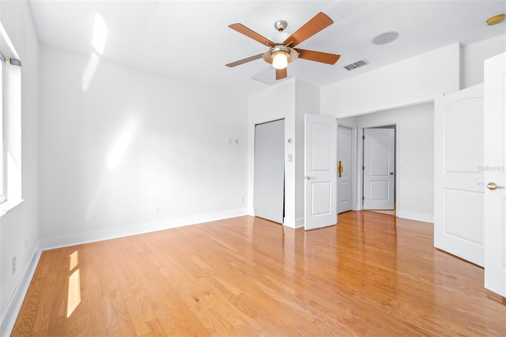 En Venta: $998,500 (5 camas, 4 baños, 3997 Pies cuadrados)