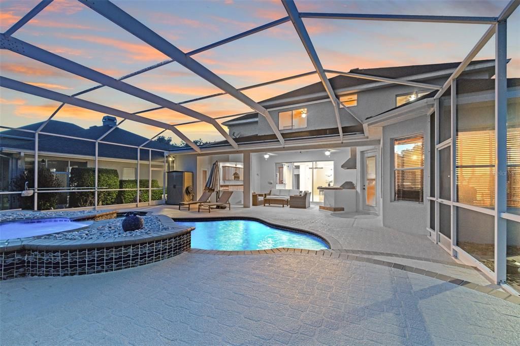 En Venta: $998,500 (5 camas, 4 baños, 3997 Pies cuadrados)