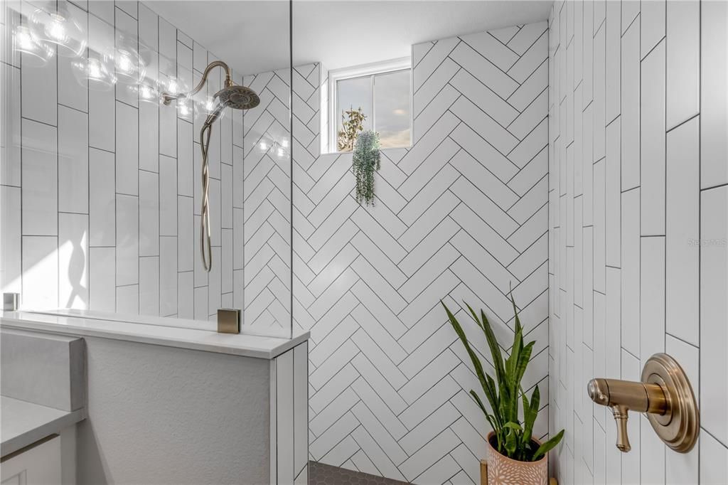En Venta: $779,000 (3 camas, 2 baños, 2206 Pies cuadrados)