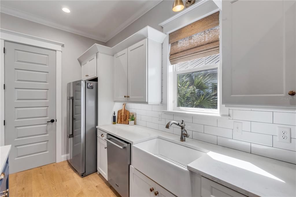 En Venta: $779,000 (3 camas, 2 baños, 2206 Pies cuadrados)