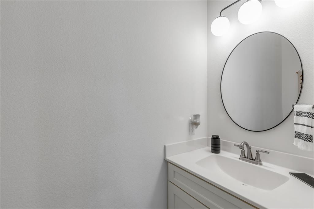 En Venta: $779,000 (3 camas, 2 baños, 2206 Pies cuadrados)