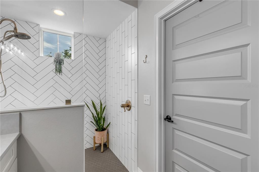 En Venta: $779,000 (3 camas, 2 baños, 2206 Pies cuadrados)