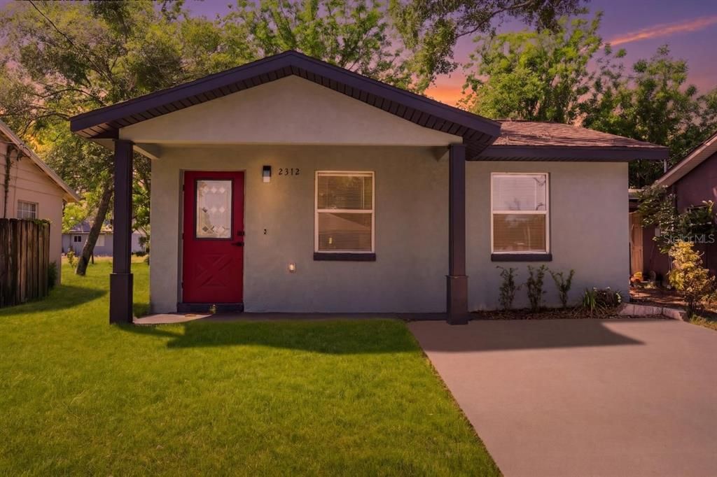 For Sale: $190,000 (2 beds, 1 baths, 864 Square Feet)
