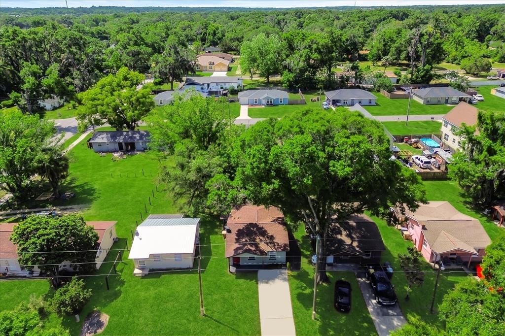 For Sale: $190,000 (2 beds, 1 baths, 864 Square Feet)