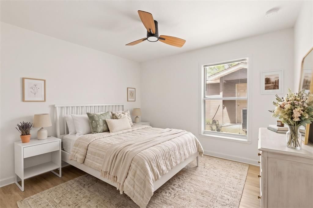 For Sale: $190,000 (2 beds, 1 baths, 864 Square Feet)