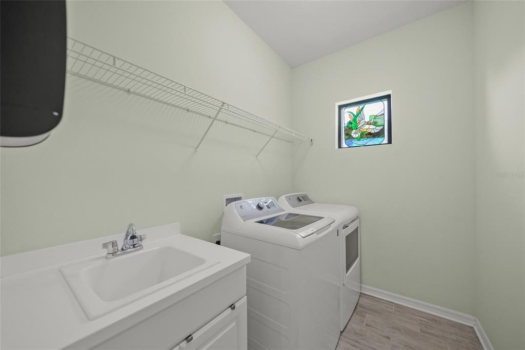 Activo con contrato: $535,000 (3 camas, 2 baños, 1764 Pies cuadrados)