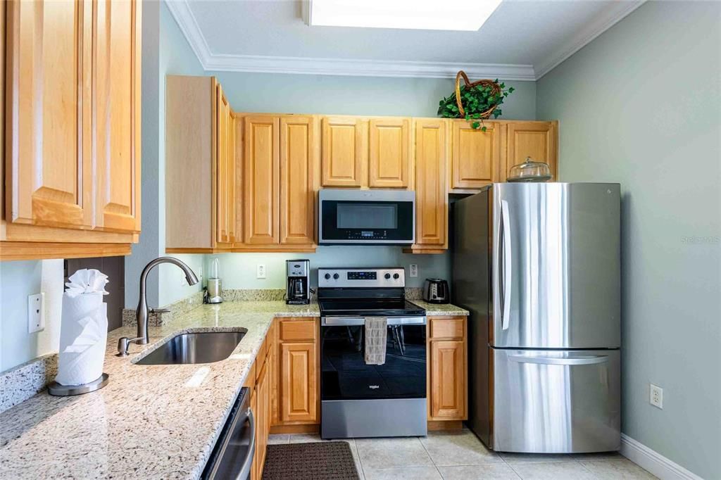 For Sale: $279,000 (2 beds, 2 baths, 1128 Square Feet)