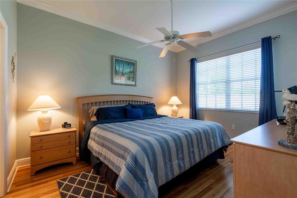 For Sale: $279,000 (2 beds, 2 baths, 1128 Square Feet)