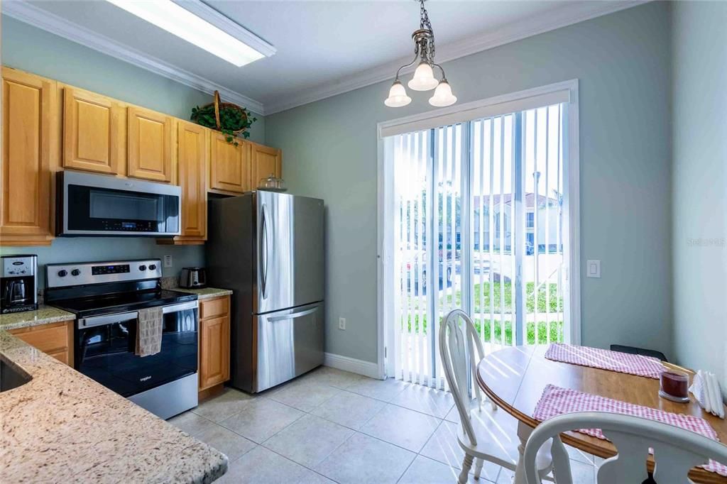For Sale: $279,000 (2 beds, 2 baths, 1128 Square Feet)