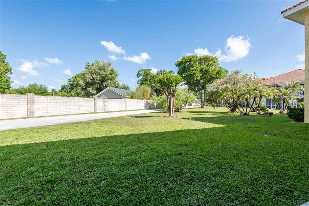 For Sale: $279,000 (2 beds, 2 baths, 1128 Square Feet)