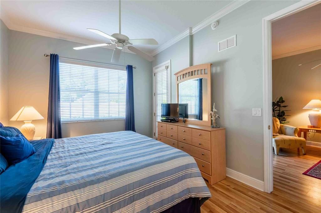 For Sale: $279,000 (2 beds, 2 baths, 1128 Square Feet)
