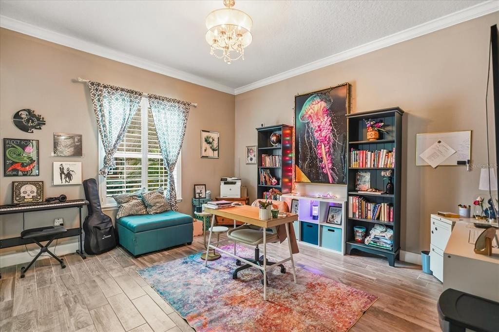 Activo con contrato: $667,000 (4 camas, 3 baños, 3222 Pies cuadrados)