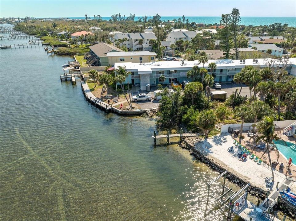 Activo con contrato: $799,000 (0.74 acres)