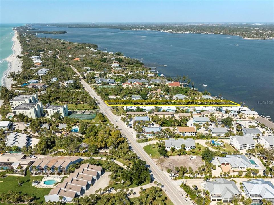 Activo con contrato: $799,000 (0.74 acres)