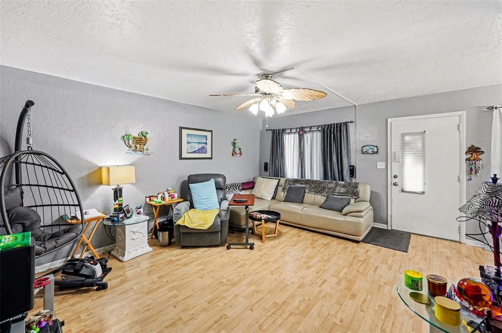 En Venta: $89,999 (2 camas, 1 baños, 874 Pies cuadrados)