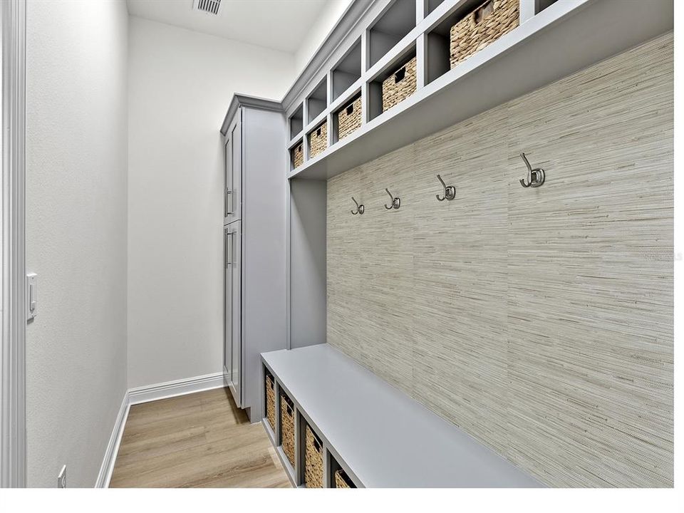En Venta: $1,895,000 (4 camas, 3 baños, 3170 Pies cuadrados)