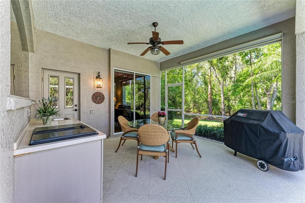 Activo con contrato: $875,000 (3 camas, 3 baños, 2723 Pies cuadrados)