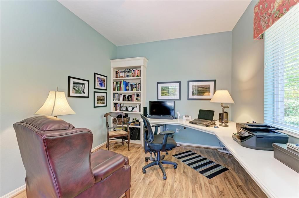 Activo con contrato: $875,000 (3 camas, 3 baños, 2723 Pies cuadrados)