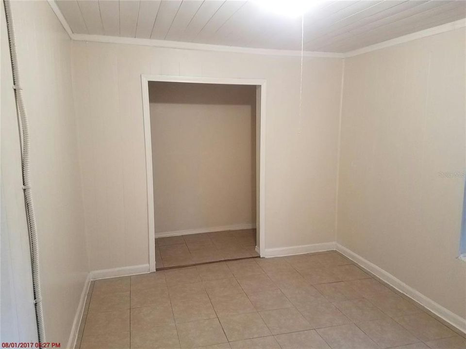 В аренду: $800 (2 спален, 1 ванн, 944 Квадратных фут)