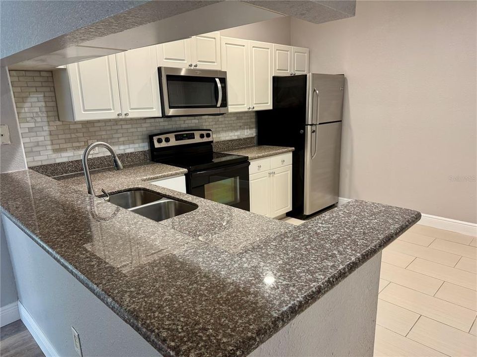В аренду: $1,995 (3 спален, 2 ванн, 1333 Квадратных фут)