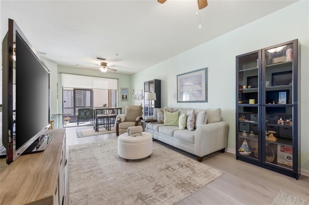 For Sale: $220,000 (2 beds, 2 baths, 1278 Square Feet)