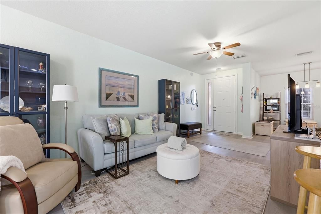 For Sale: $220,000 (2 beds, 2 baths, 1278 Square Feet)