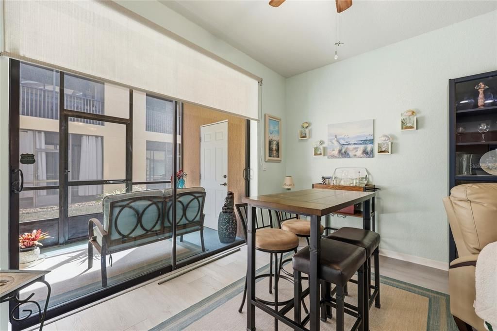 For Sale: $220,000 (2 beds, 2 baths, 1278 Square Feet)