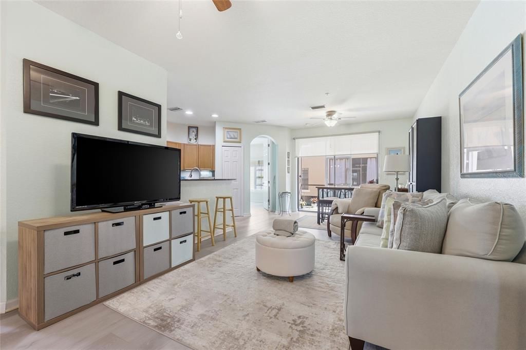 For Sale: $220,000 (2 beds, 2 baths, 1278 Square Feet)
