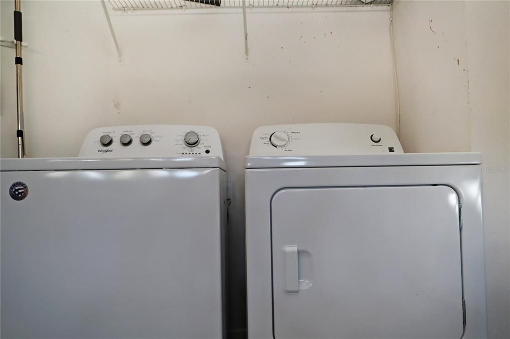 Activo con contrato: $475,000 (5 camas, 3 baños, 2255 Pies cuadrados)