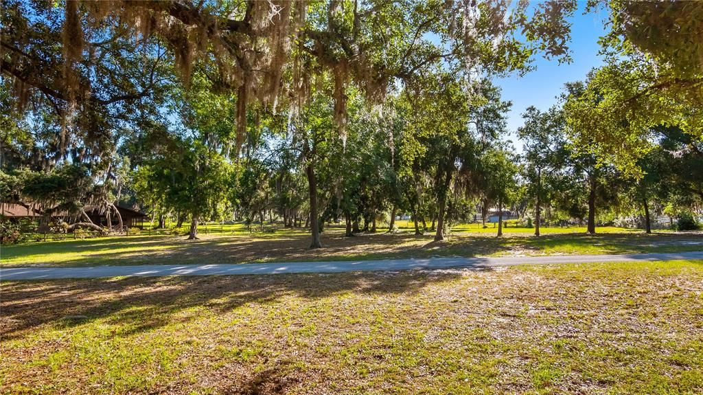 En Venta: $175,000 (1.04 acres)