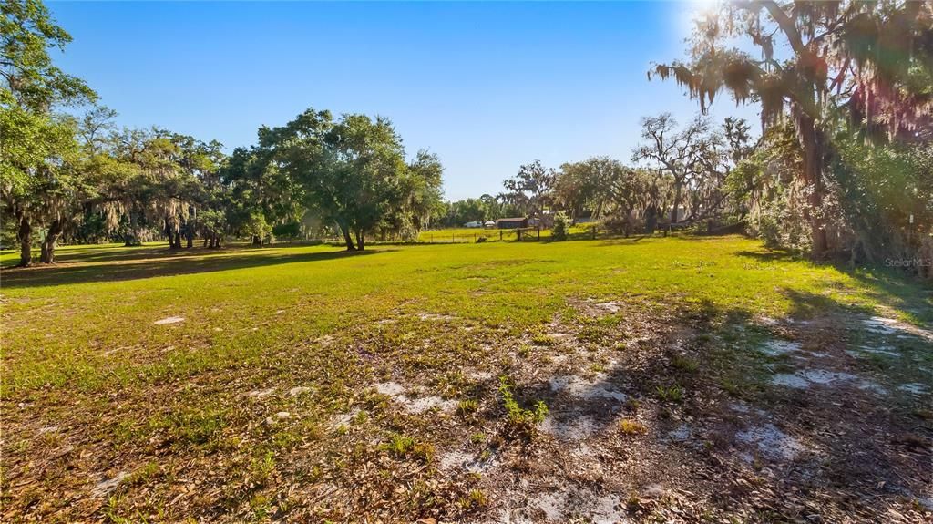 En Venta: $175,000 (1.04 acres)