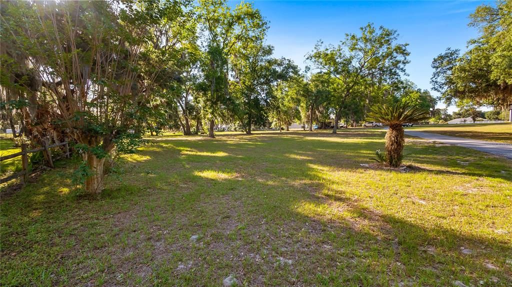 En Venta: $175,000 (1.04 acres)
