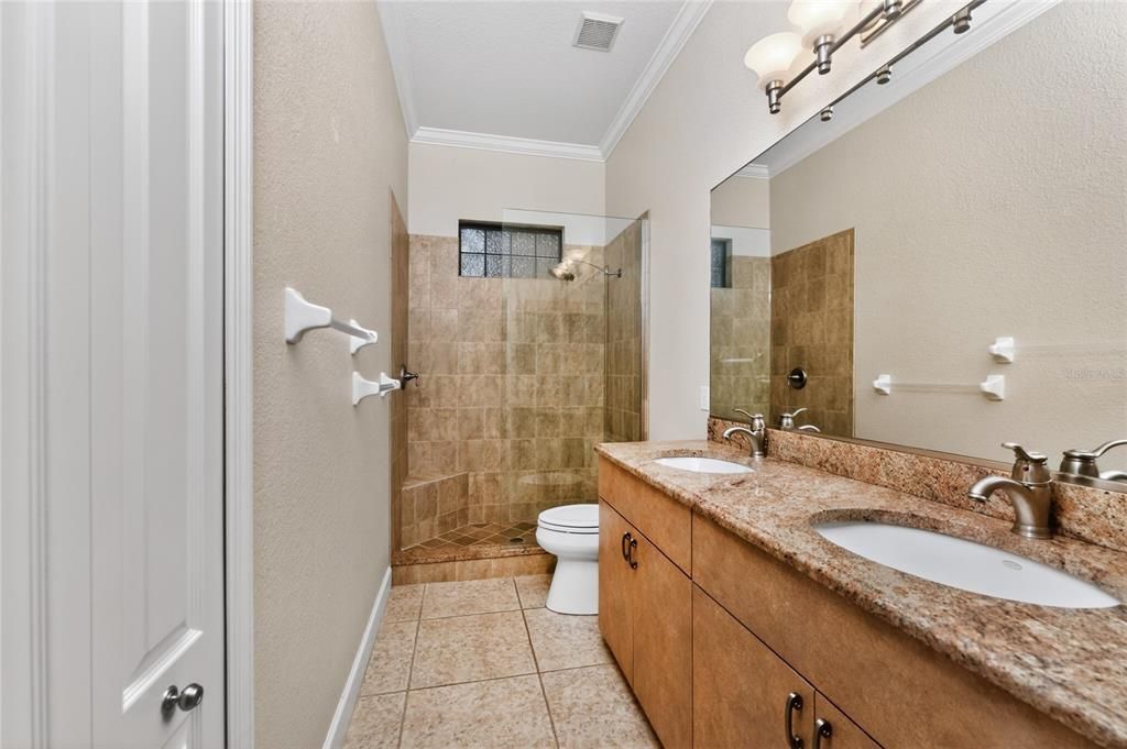 For Sale: $525,000 (3 beds, 2 baths, 2514 Square Feet)
